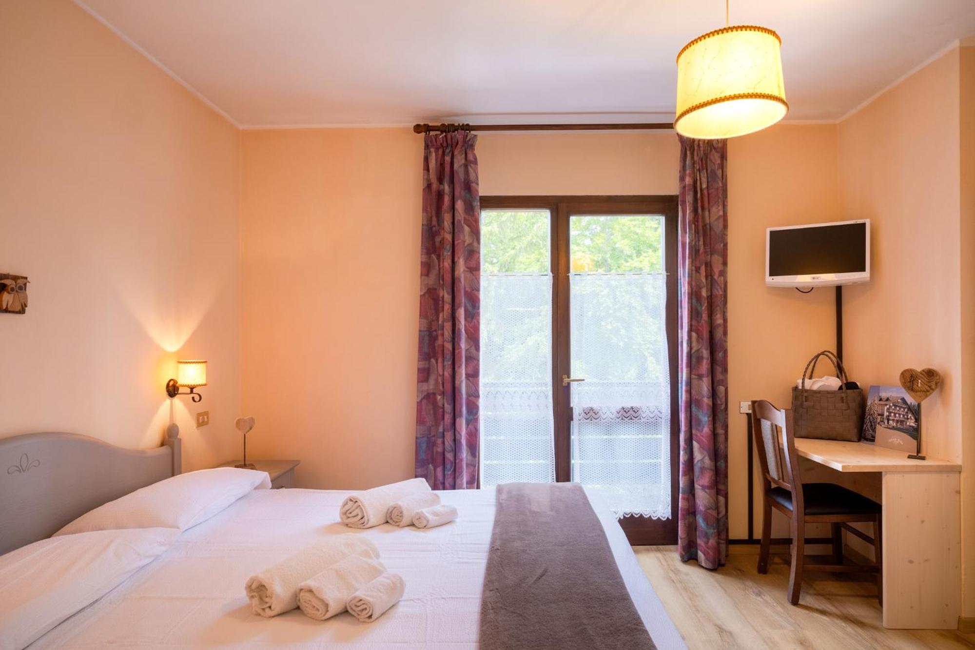 Hotel Piccola Baita Molveno Esterno foto